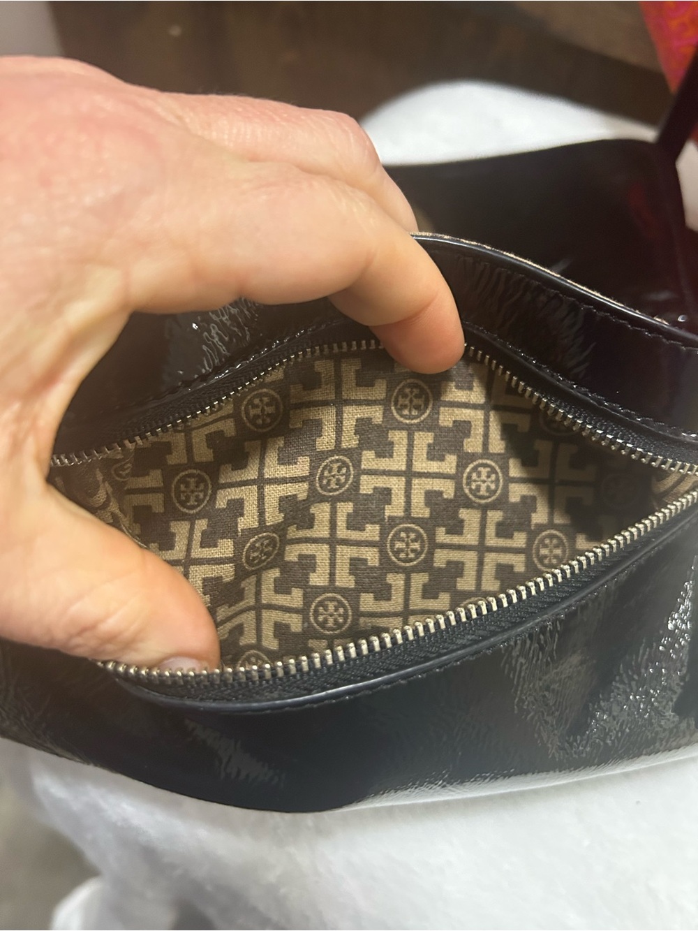 Tory Burch Black Patent Leather Logo Wristlet Clutch - Picture 6 of 14